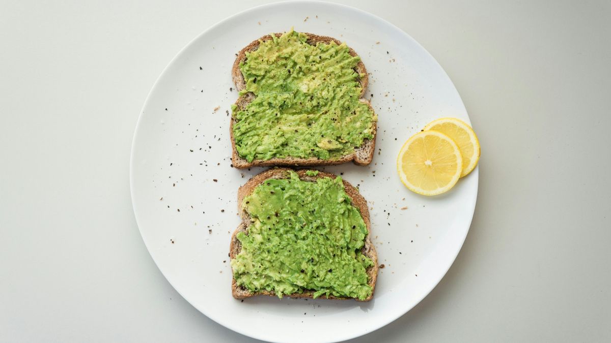 Una generación rinde culto al "avocado toast"