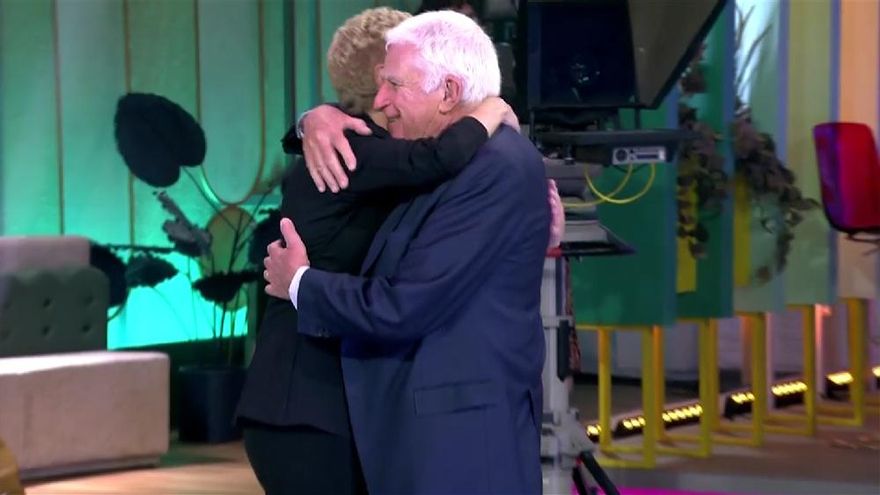 El abrazo de Ana Rosa Quintana y Paolo Vasile