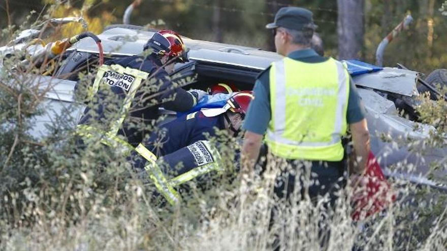 Carlos S. Campillo / ICAL Accidente de tráfico en la carretera de Asturias en la que ha resultado herida una persona