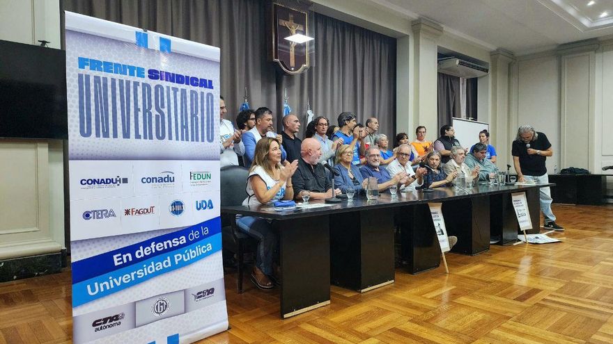 Paro docente: la UBA y otras 55 universidades no dictan clases en reclamo de "una recomposición salarial urgente"