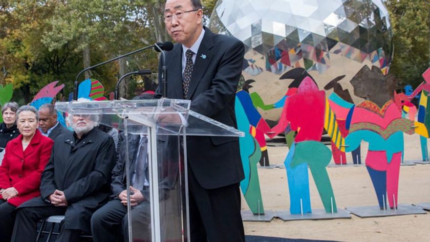 El exesecretario general de las Naciones Unidas presenta una exposición de Gabarrón.