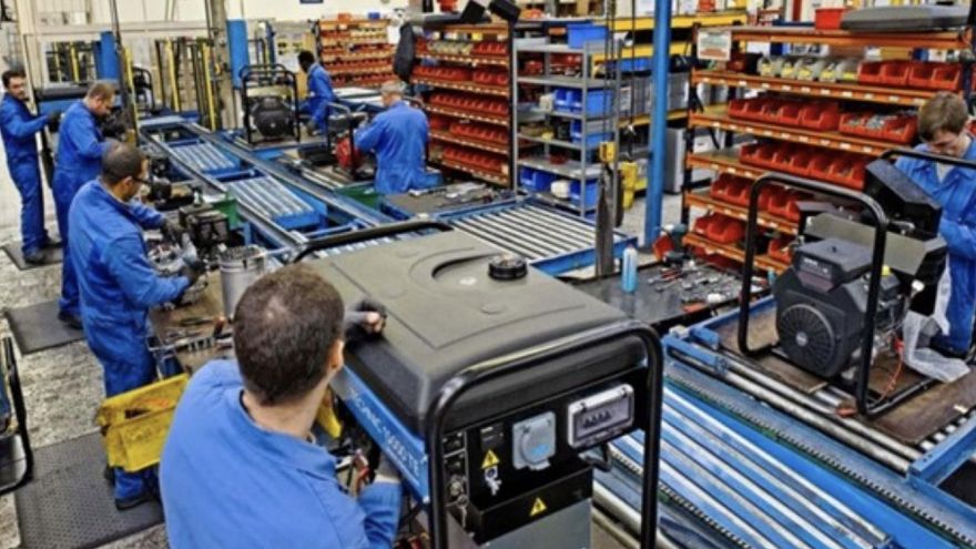 Empresarios PyME convocan a un encuentro frente al Congreso para alertar sobre la situación de la industria