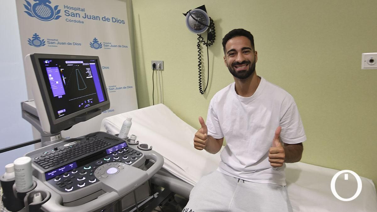 Reconocimientos médicos a los jugadores del Córdoba CF en el Hospital San Juan de Dios
