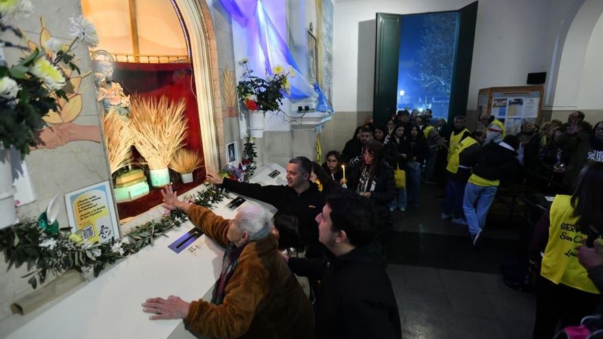 San Cayetano: misas y peregrinación de los fieles que se congregan en el santuario en Liniers