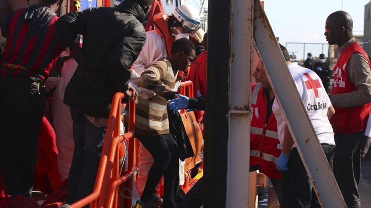 Salvamento Marítimo retoma la búsqueda de los inmigrantes desaparecidos