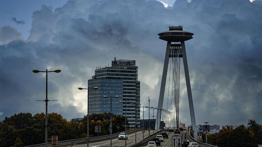Este impresionante mirador, con visión 360 grados y a 95 metros de altura, es uno de los grandes alicientes de esta ciudad eslovaca