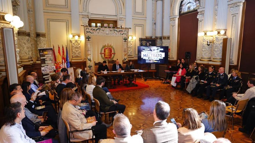 Todo el Ayuntamiento de Valladolid salvo Vox reivindica una sociedad "más justa" y condena la violencia contra las mujeres