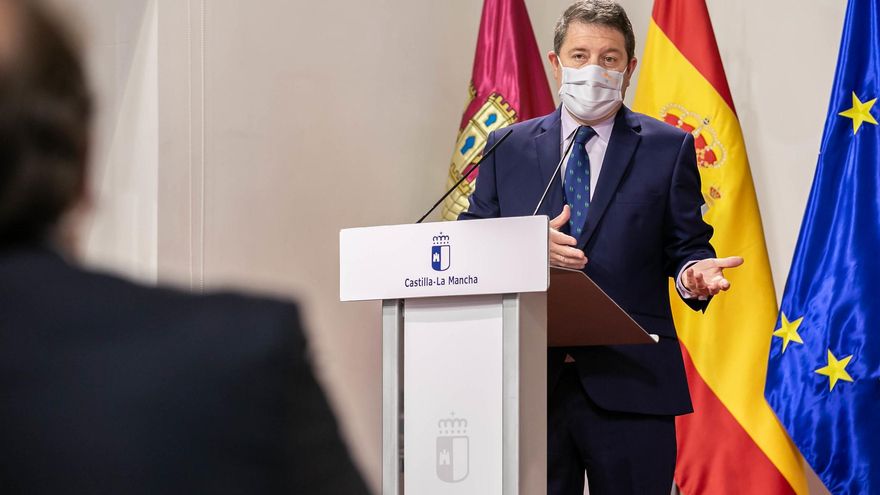 García-Page anuncia que se modificará el nivel 3 para que no suponga el cierre total del interior de hostelería