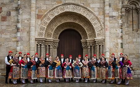 Grupo de Danzas Doña Urraca, que actuarán en Zamora.