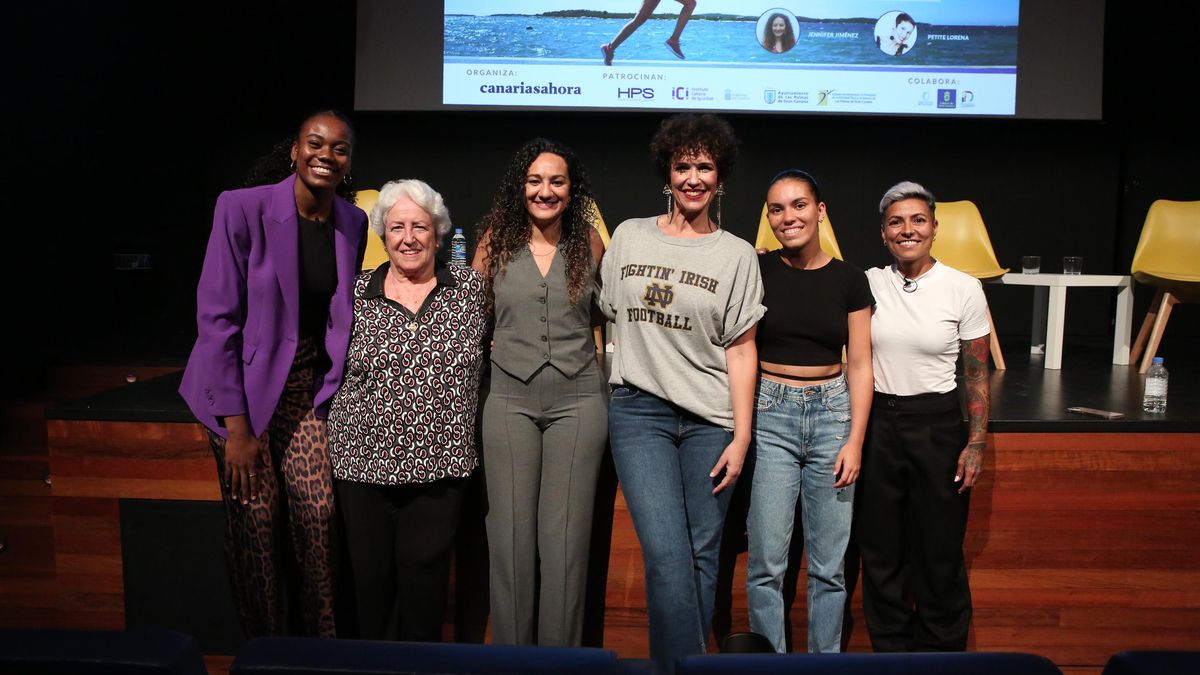 La jugadora Iris Mbulito, la exjugadora Charo Borges, la periodista Jennifer Jiménez,  la humorista Petite Lorena, la surfista Lucía Machado y la futbolista María José Pérez.