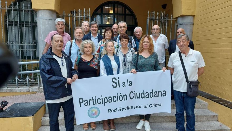 Medio centenar de entidades de Sevilla exigen al Gobierno local que reactive los canales de participación ciudadana