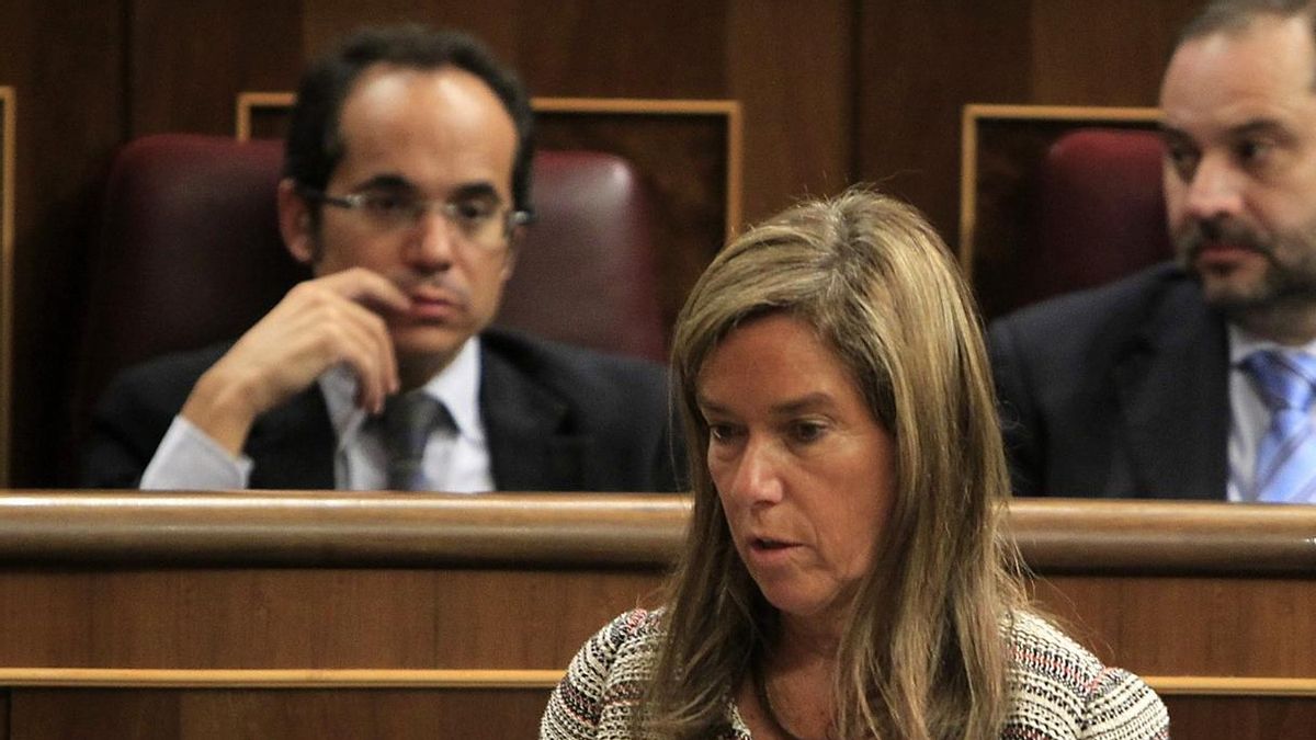 El BOE publica el cese de Ana Mato y encomienda a Santamaría el despacho ordinario de los asuntos de Sanidad