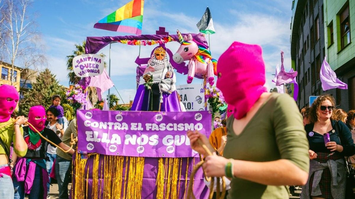 La imagen de la polémica Santina 'queer' seguirá procesionando, según anunciaron los portavoces de Ama Asturies.