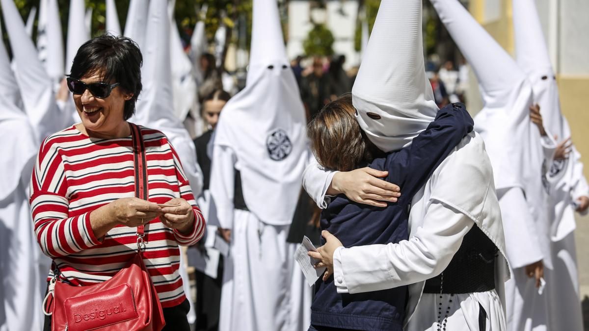 Salida procesional de la Hermandad de la Presentación, en imágenes