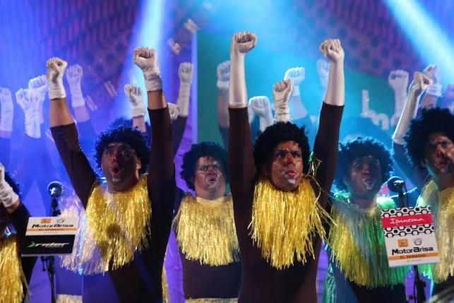 Actuación de 'Los Serenques' en la final de murgas 2015. FOTO: Cirenia Vico.