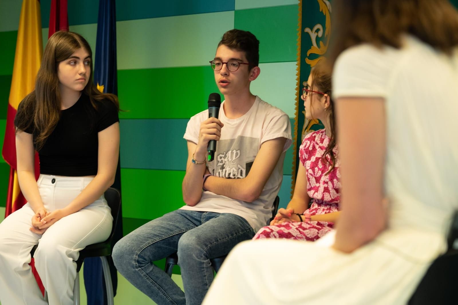 Alumnos participantes en ediciones anteriores de los Premios Ecoinnovación de la Fundación Endesa.