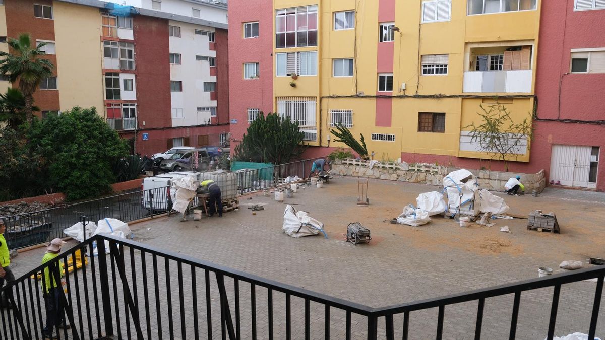 Las Palmas de Gran Canaria inicia la repavimentación de la plaza Alfredo Kraus en Escaleritas