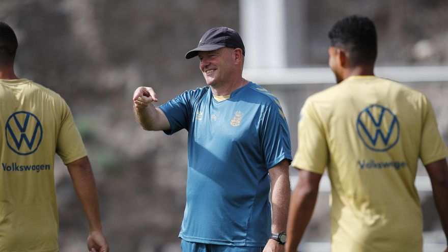 Pepe Mel medita los minutos que dará a Viera y confirma la baja de Raúl Navas