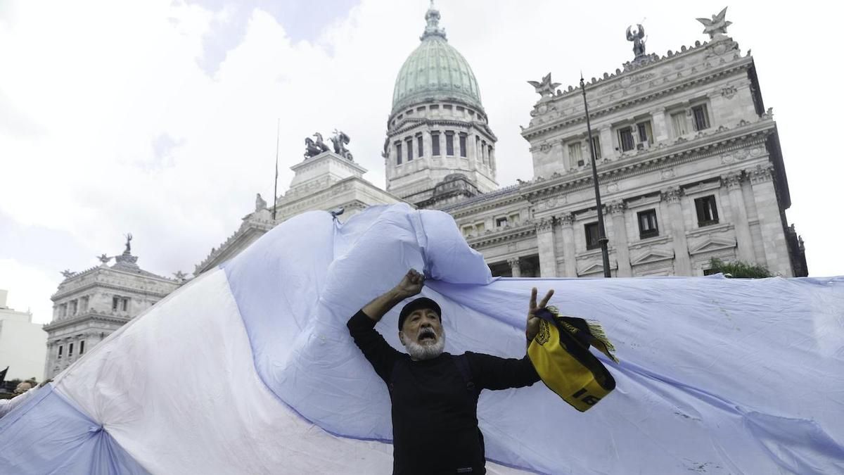 Convocan a una "Marcha de la Bronca" contra el ajuste de Milei