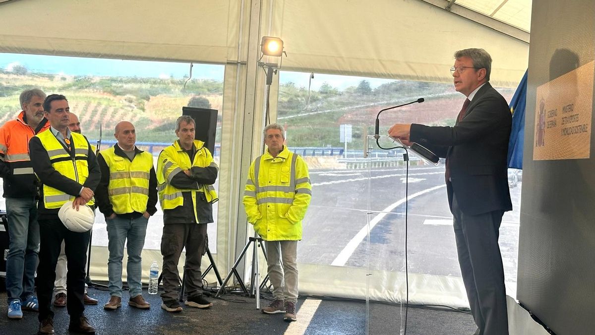 Acto de apertura del enlace de Fuenmayor en la A-12