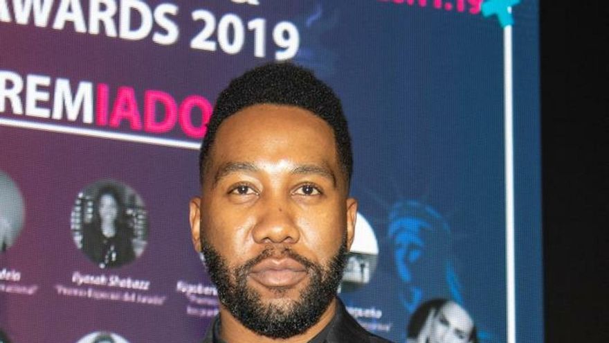 Ndaba Mandela, nieto de Nelson Mandela, posa durante la gala del New York Summit este miércoles, en Nueva York (EE.UU). Nueva York celebró este miércoles con una gran fiesta los logros de la comunidad hispana y latina en una gala a la que asistieron destacadas personalidades de defensa de los derechos humanos, entre ellos la hija de Bobby Kennedy, el nieto de Nelson Mandela y las sucesoras de Martin Luther King y Malcolm X.