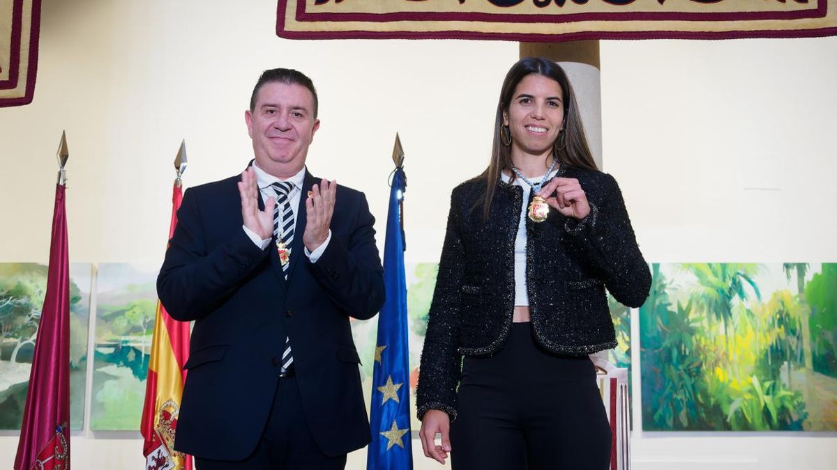 La futbolista Alba Redondo, primera mujer en recibir la Medalla de Oro de la provincia de Albacete