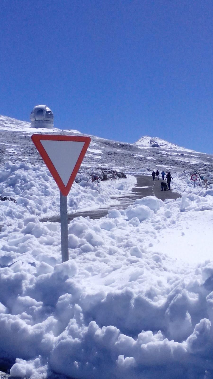 El espesor de la capa de nieve, en algunos puntos, supera el metro. Foto: ANA BEA.
