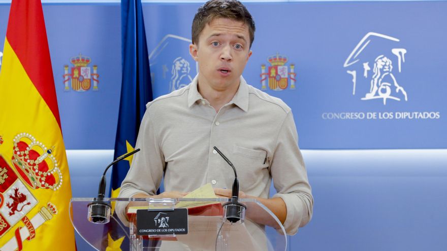 El portavoz de Más País,Íñigo Errejón, durante la rueda de prensa que ha ofrecido este martes en el Congreso que acoge la reunión de la Mesa de la Cámara. EFE/ Luis Millan