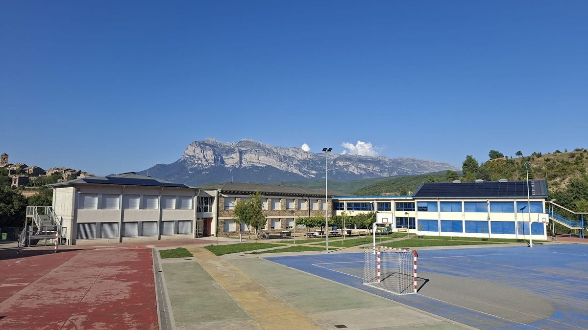 "Estamos indigados y preocupados": dos núcleos de Aínsa, en Huesca, se quedan sin transporte escolar 34 años después