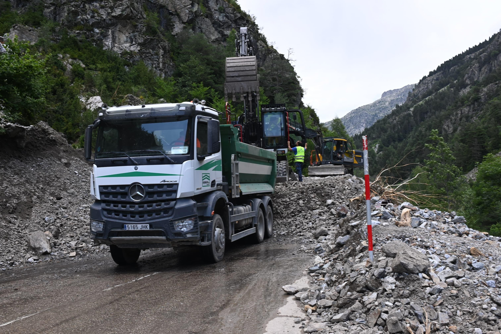 Otros de los puntos de la carretera donde ha habido derrumbes.