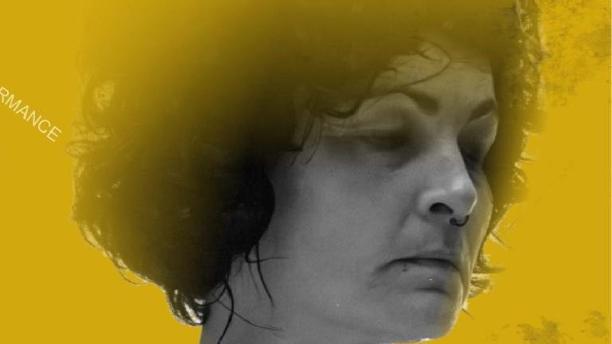 Begoña Grande presenta una nueva performance inédita dentro del ciclo ‘Nombrarse Volcán-otras poéticas posibles’.