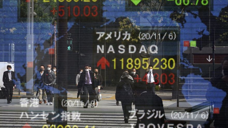 El Nikkei sube un 0,05 % y sigue en niveles de hace tres décadas