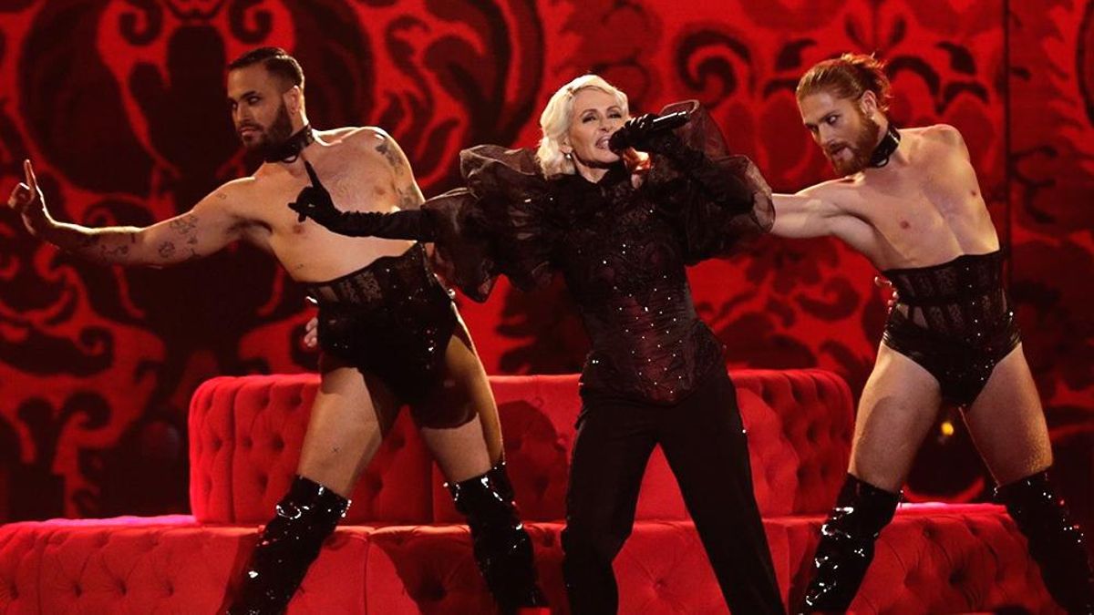 Actuación de Nebulossa en la final del Benidorm Fest 2024