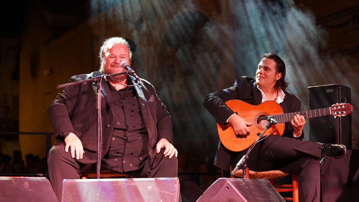 El concierto de Ezequiel Benítez en la Plaza del Potro en la Noche Blanca del Flamenco
