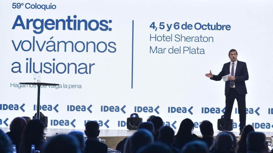 "Dólar de pánico", así califican los empresarios al tipo de cambio que más usan y que superó los $900