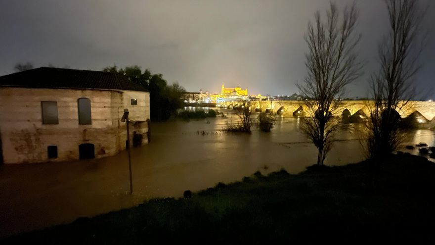 Ordenan la evacuación de la población de las parcelaciones próximas al Guadalquivir en Córdoba