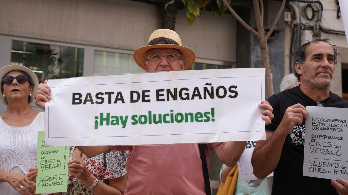 Vecinos protestan por salvar los cines de verano