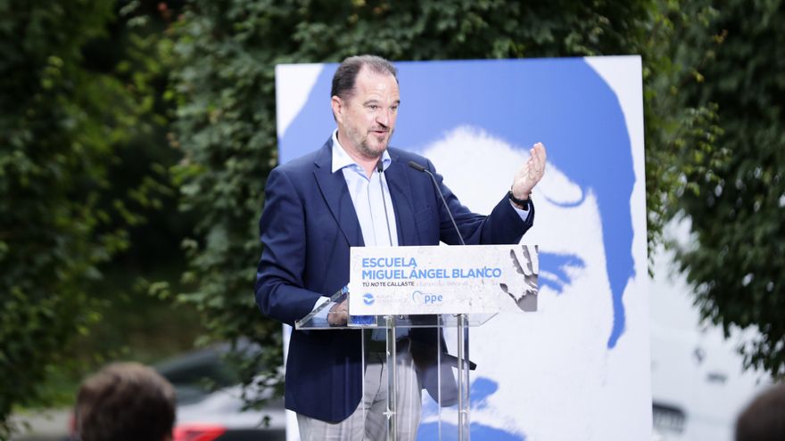 Carlos Iturgaiz, en la clausura la Escuela de Verano Miguel Ángel Blanco celebrada este domingo en Ermua