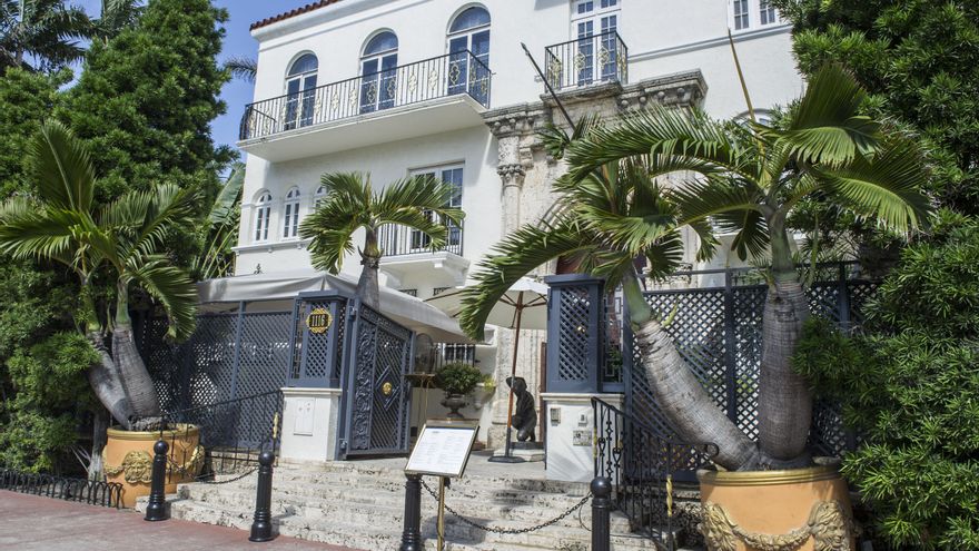 Hallan los cadáveres de dos hombres en la antigua mansión Versace de Miami Beach