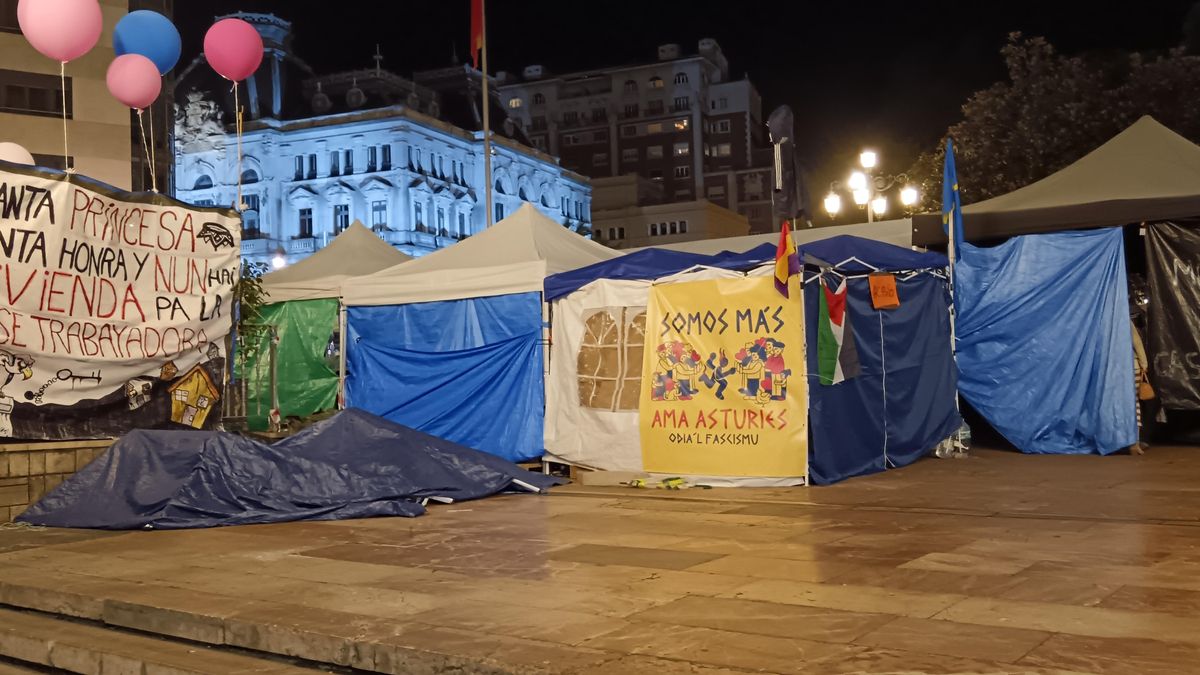 Las pancartas de protesta contra la monarquía se escenificaron el día de la ceremonia de entrega de los Premios Princesa de Asturias.