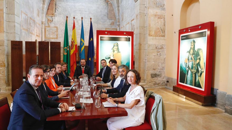 Barbón paraliza la ley de reto demográfico de Asturias para intentar consensuarla con la oposición