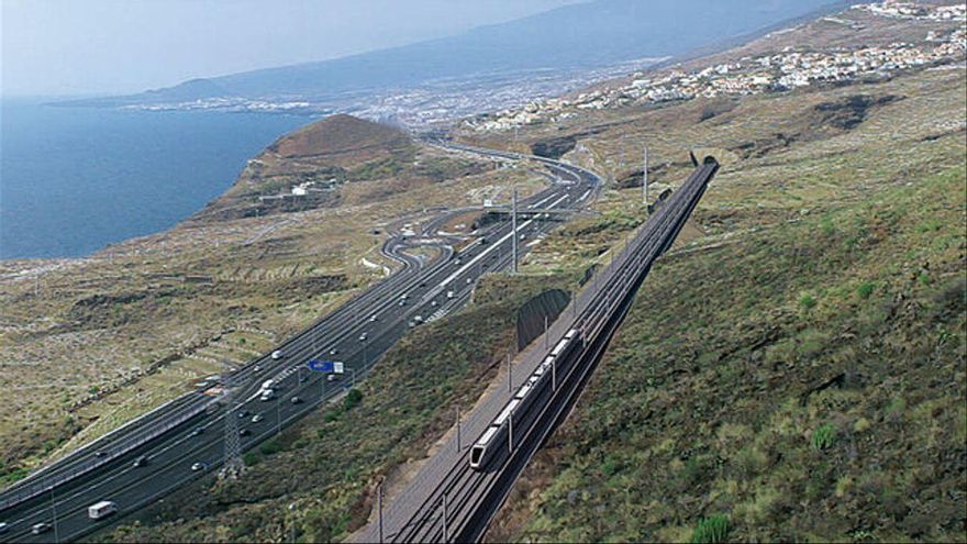 La moción para impulsar el tren del sur de Tenerife encalla en el Cabildo por "falta de consenso"