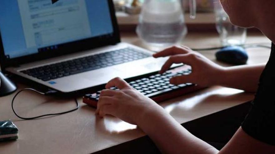 La irrupción de Google en la escuela pública canaria alarma a expertos en privacidad de datos