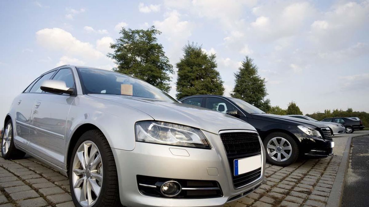 Un año de cárcel para dos empresarios de Córdoba por trucar el kilometraje de un coche para venderlo más caro