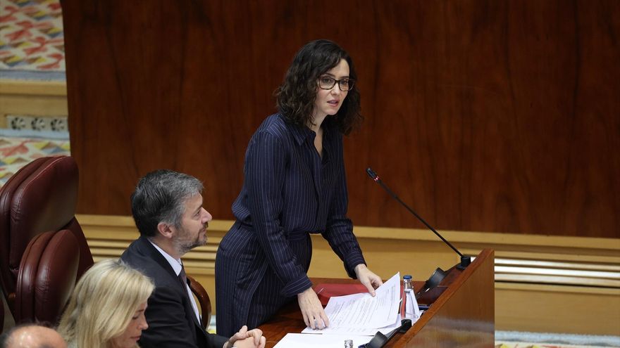 La izquierda acusa a Ayuso de proteger al alcalde de Móstoles y ella responde con ETA e insultos: "Son unos tristes"