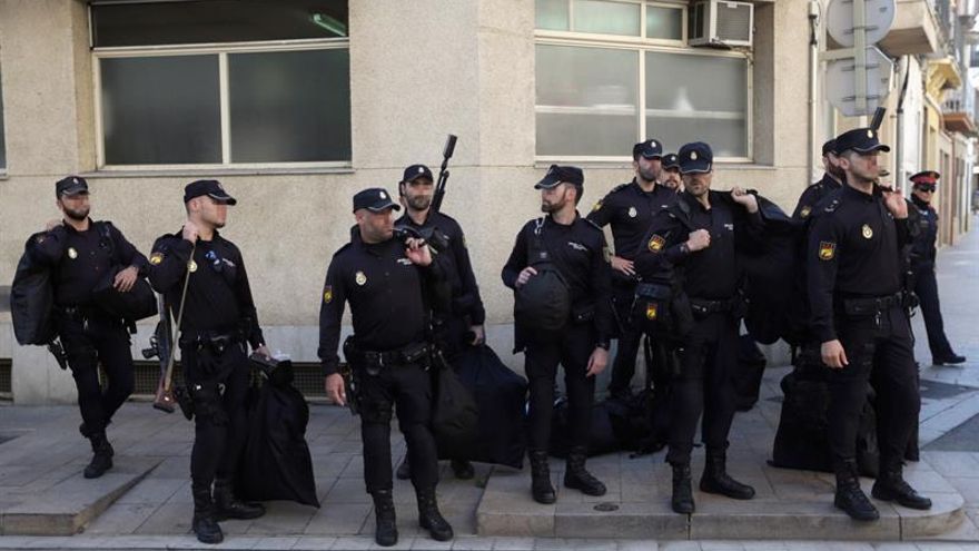 Los policías en comisión de servicio en Cataluña se quedarán hasta el día 18