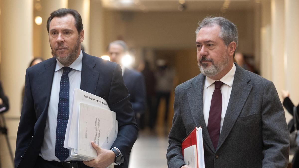 Óscar Puente: "Renovar una línea de alta velocidad no significa levantarla entera y volver a construirla, es impensable"