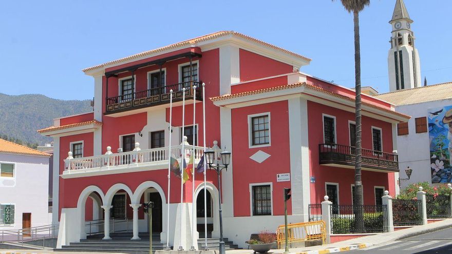 El Paso entrega ayudas directa a los afectados por el volcán con las donaciones solidarias