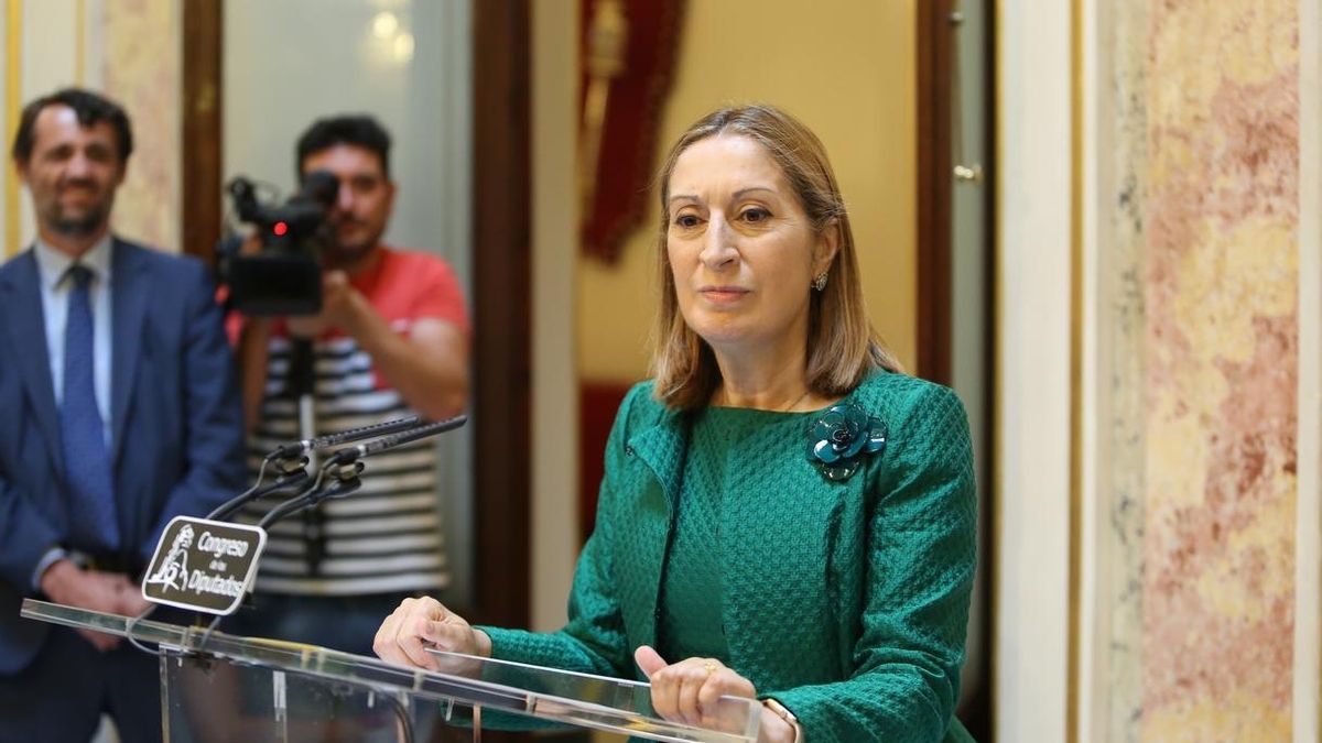 Ana Pastor fija el debate de investidura de Rajoy para los días 30 y 31 de agosto