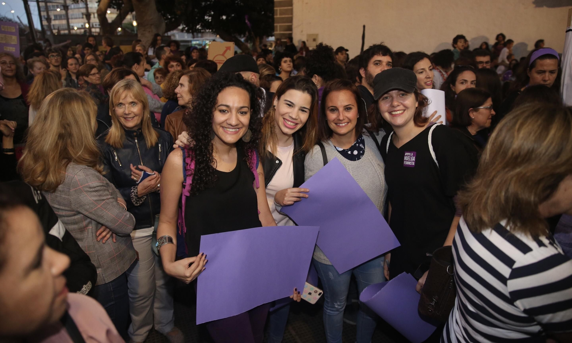 Trabajadoras de Canarias Ahora en la manifestación feminista.